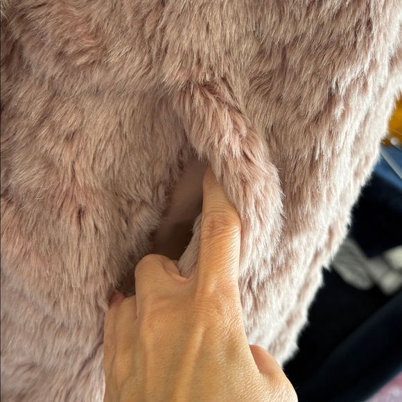 Cabi Women's Pink Mauve Faux Fur Coat size XS - Picture 6 of 9